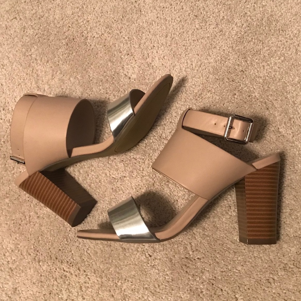 ❤️APT 9 Woman’s sandals chunky heel Size 7 NEW ❤️